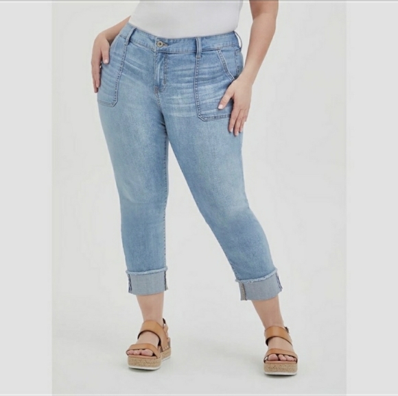 torrid Denim - Torrid Cropped Boyfriend Vintage Stretch Cuffed Raw Hem Jeans